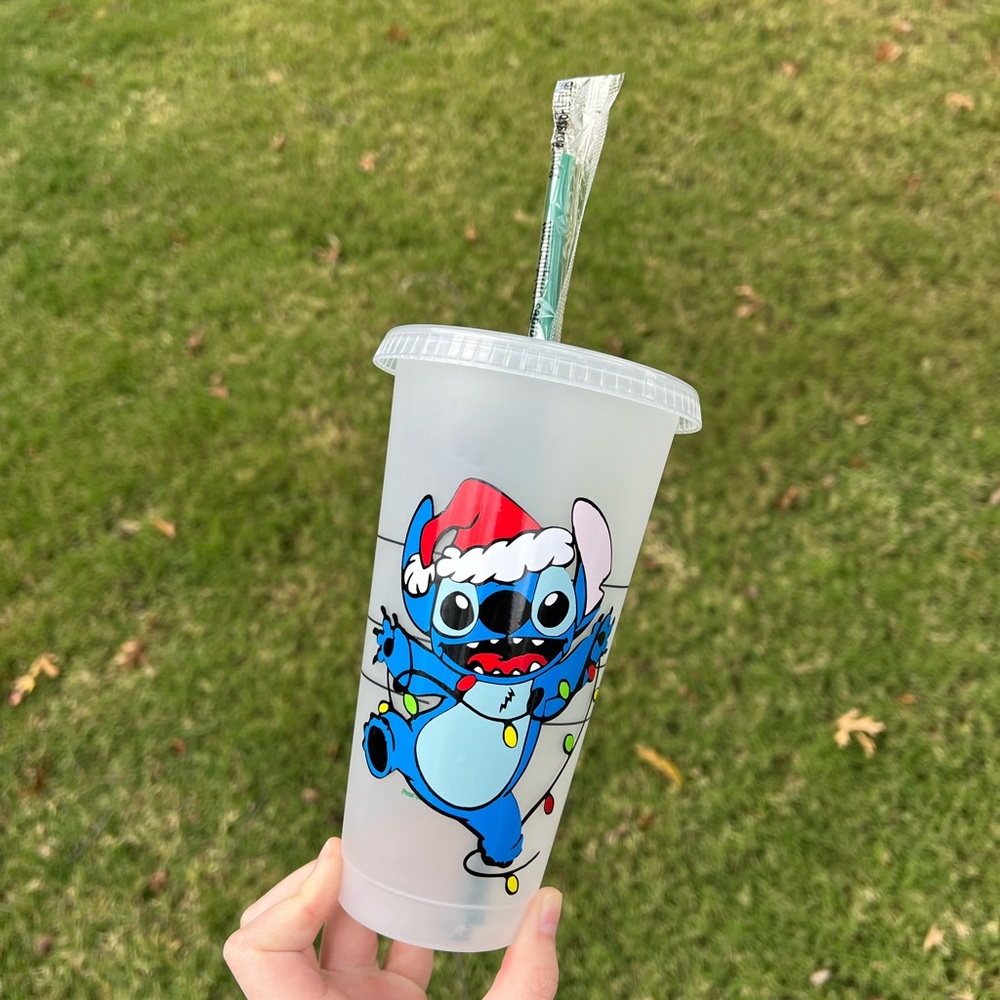 Christmas stitch designed Starbucks reusable venti cold cup brand new